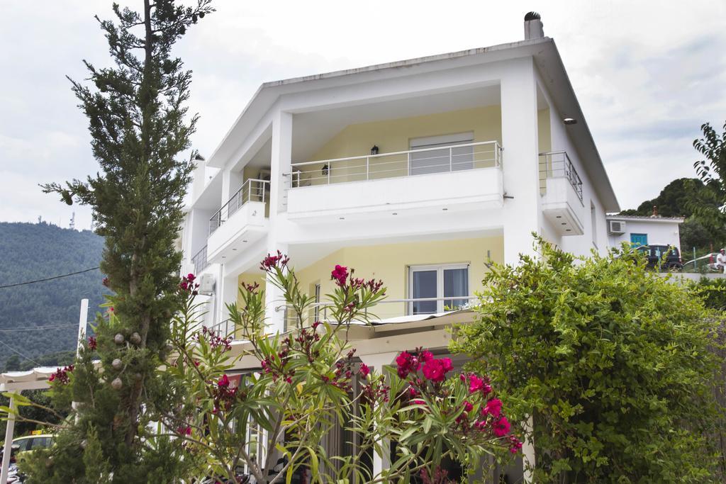 Iridanos Apartments Skiathos Exterior foto